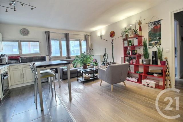 Appartement F3 à vendre - 3 pièces - 53,84 m2 - Pantin - 93 - ILE-DE-FRANCE